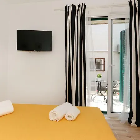 And Stone House Apartmán *