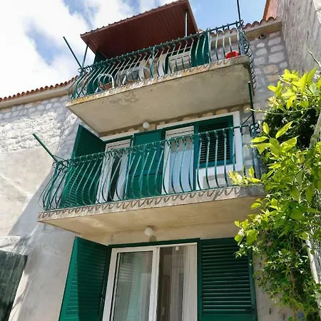 And Stone House 斯普利特